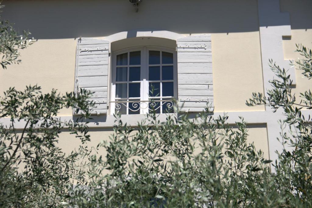 Hotel Du Cheval Blanc Saint-Rémy-de-Provence Exterior foto